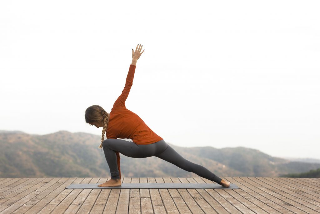 Voici des pratiques de Yoga d'inspiration somatique pour réveiller l'habileté du mouvement, retrouver le plaisir de bouger le corps sans douleur et avec plus de flexibilité